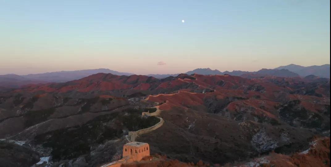 蟠龙山长城沿山脊展开