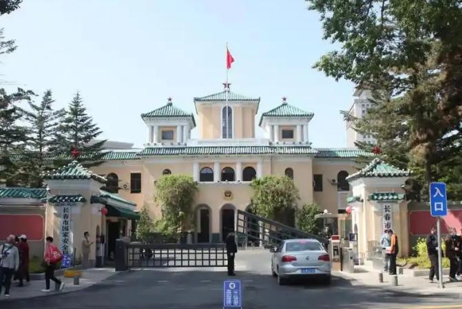 人民广场鸟瞰，圆形规划清晰可见