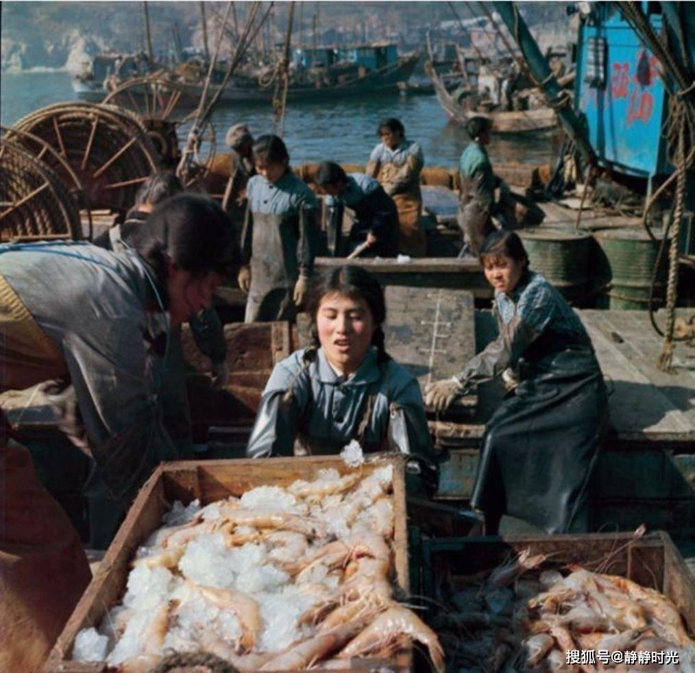 70年代大连老照片：机床厂，码头女工，动物园，东方红商店_搜狐网