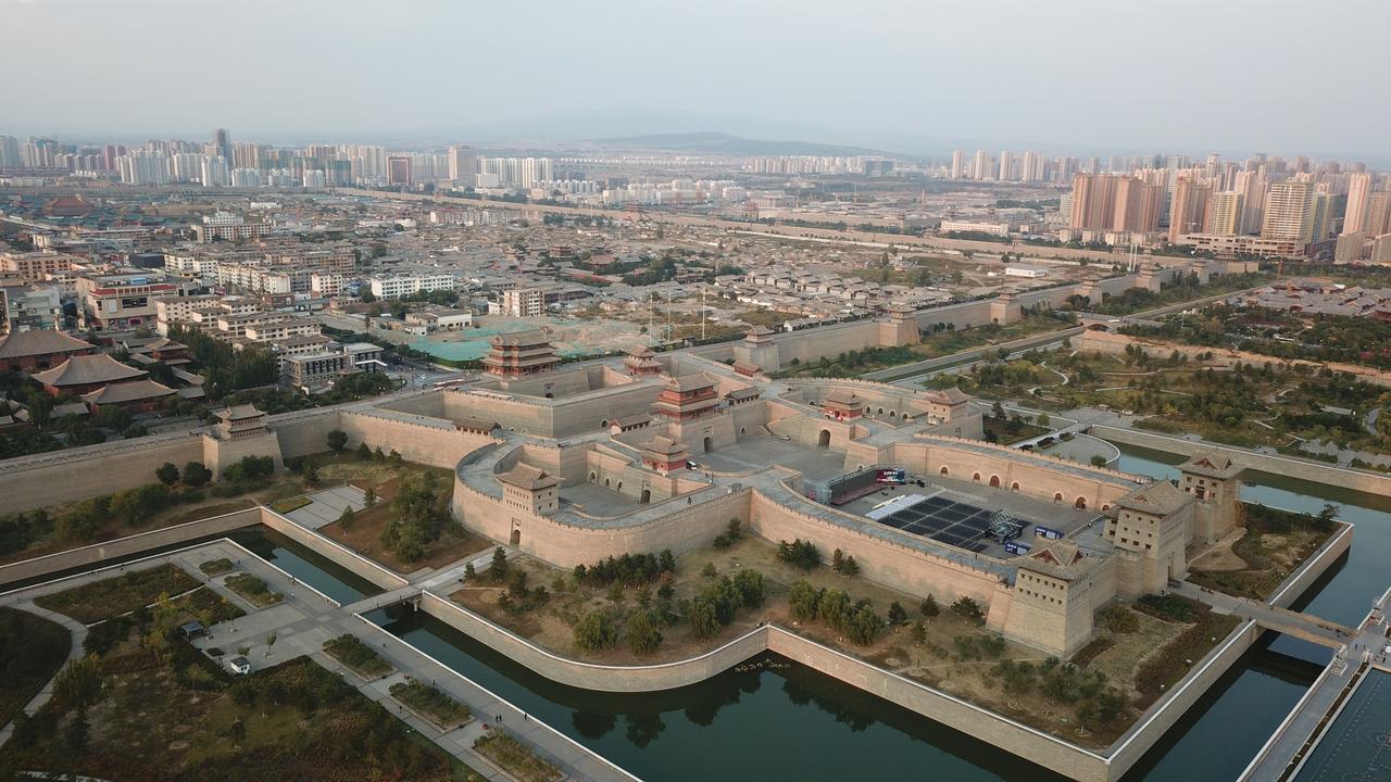 大同城墙东南角与东南邑街区对比