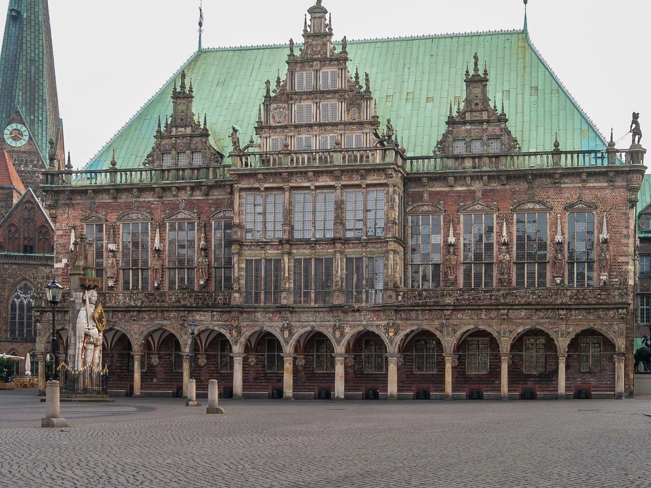 Bremen Marktplatz 全景，市政厅与 Roland