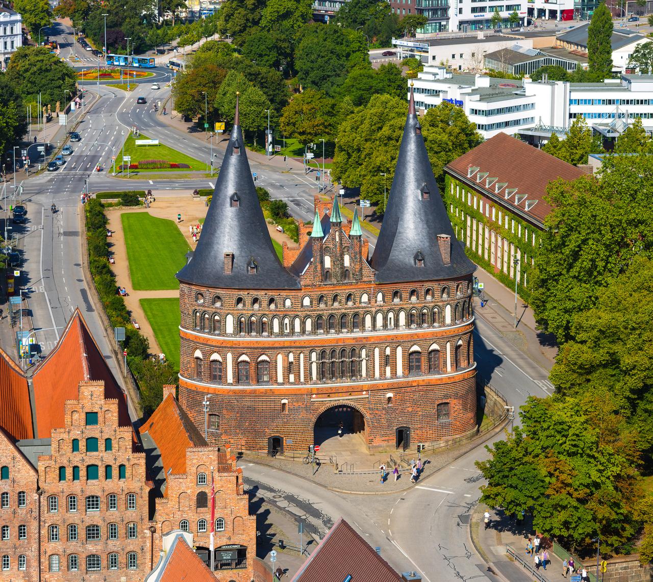 Lübeck 老城天际线，Petrikirche 塔顶俯瞰