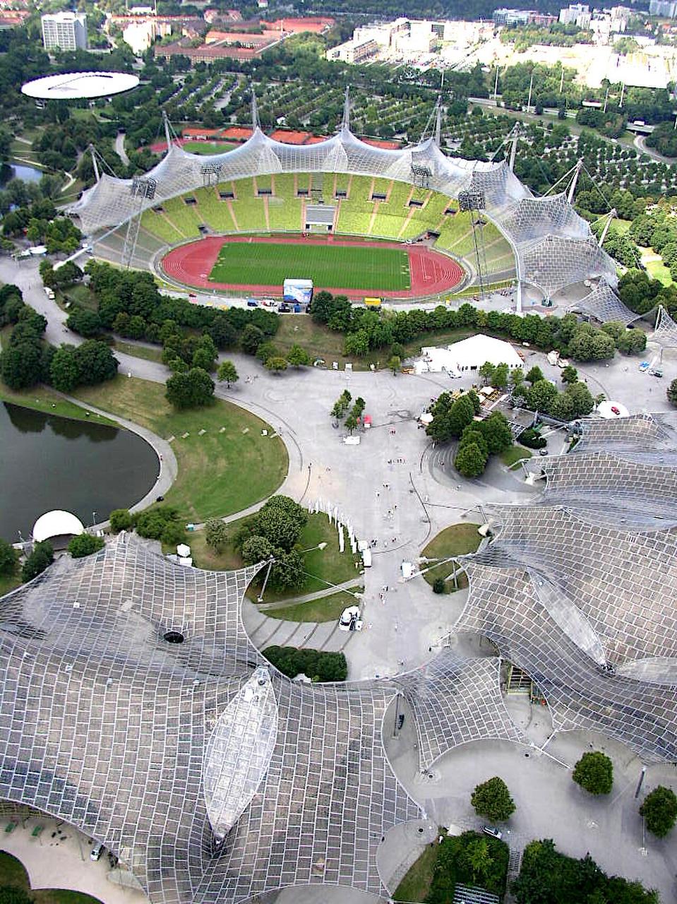 从 Olympiaturm 俯瞰奥林匹克公园