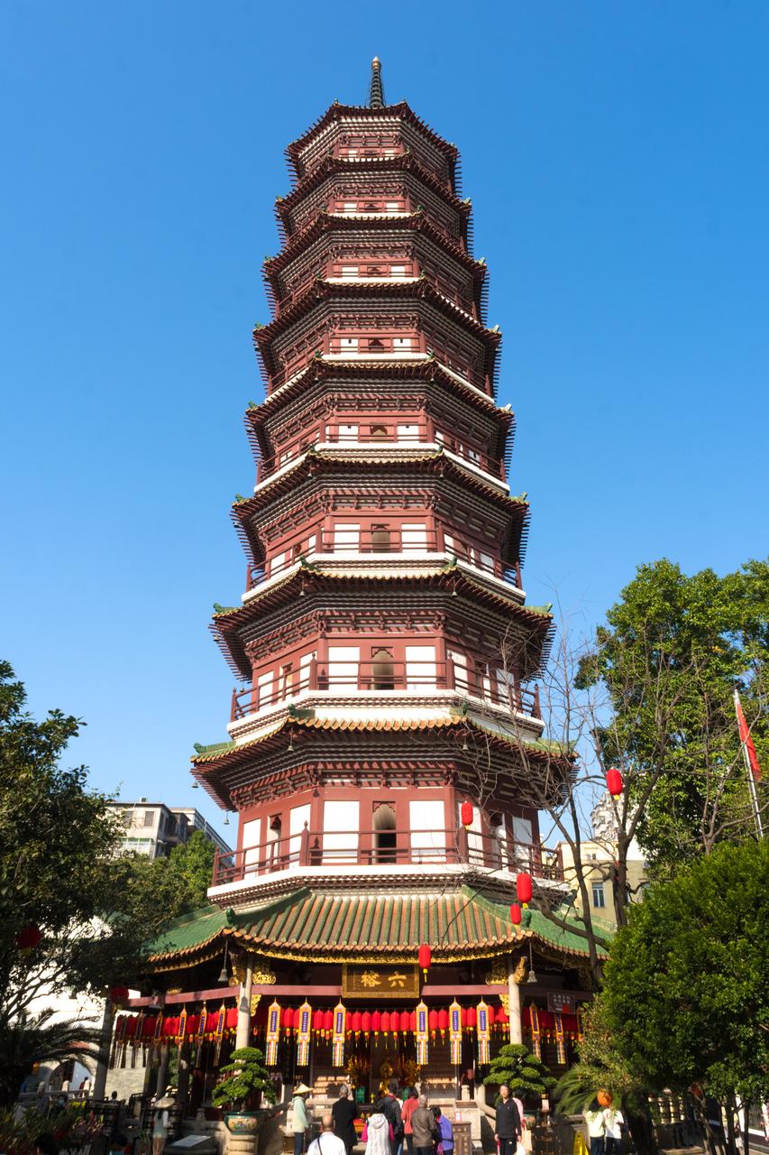 花塔全貌：六榕寺中的宋代砖塔