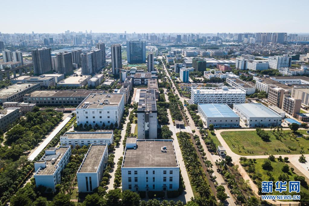 药谷工业园全景：海口国家高新区的现代产业园区