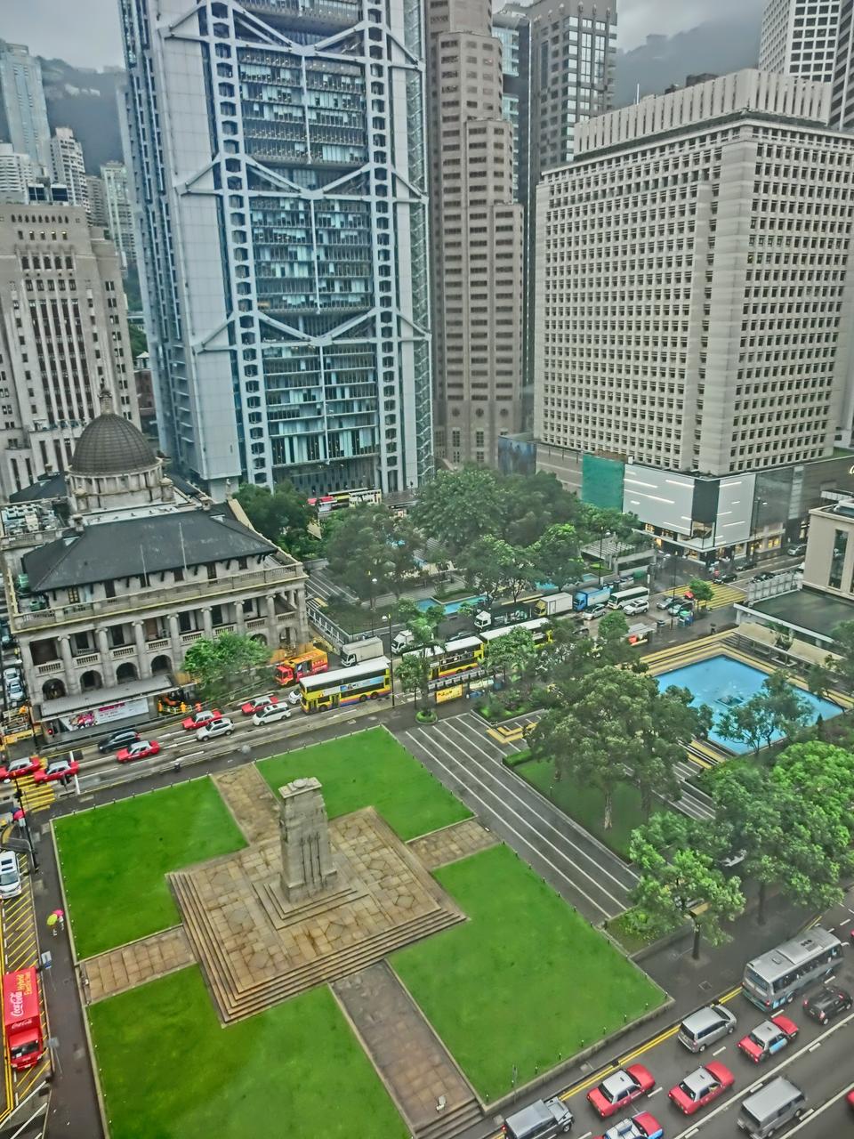 皇后像广场与周边建筑群