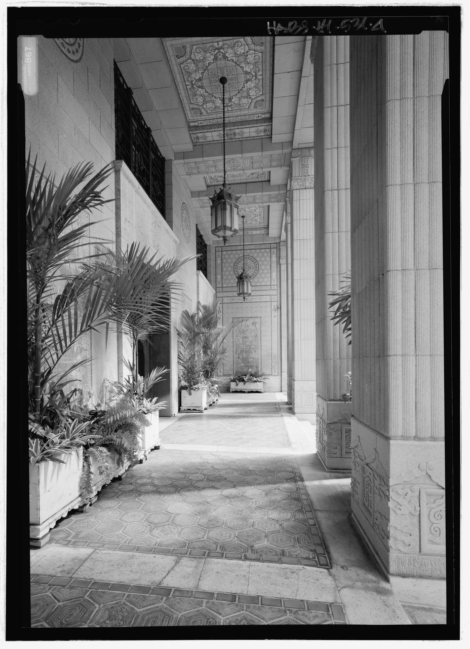 Portico detail at Alexander & Baldwin Building