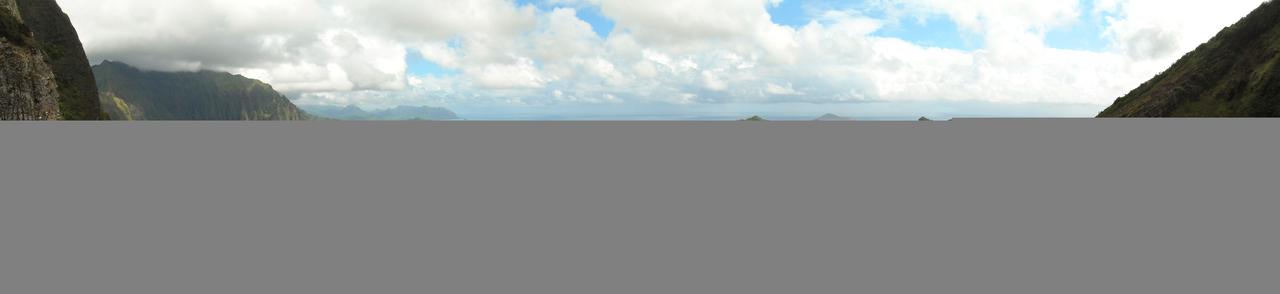 从 Pali Lookout 看 Windward Oʻahu 的全景