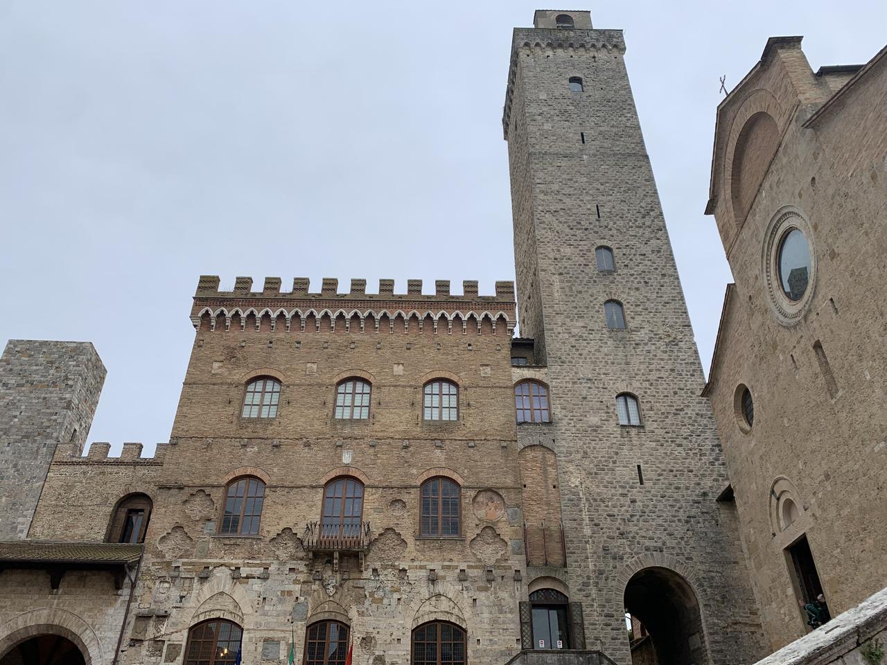 Torre Grossa近景