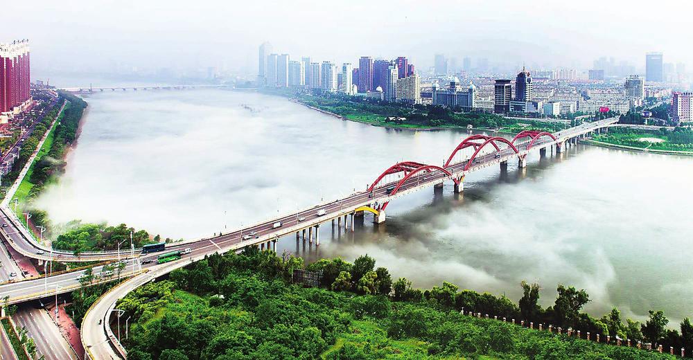 松江中路高架观景平台和沿江休闲步道