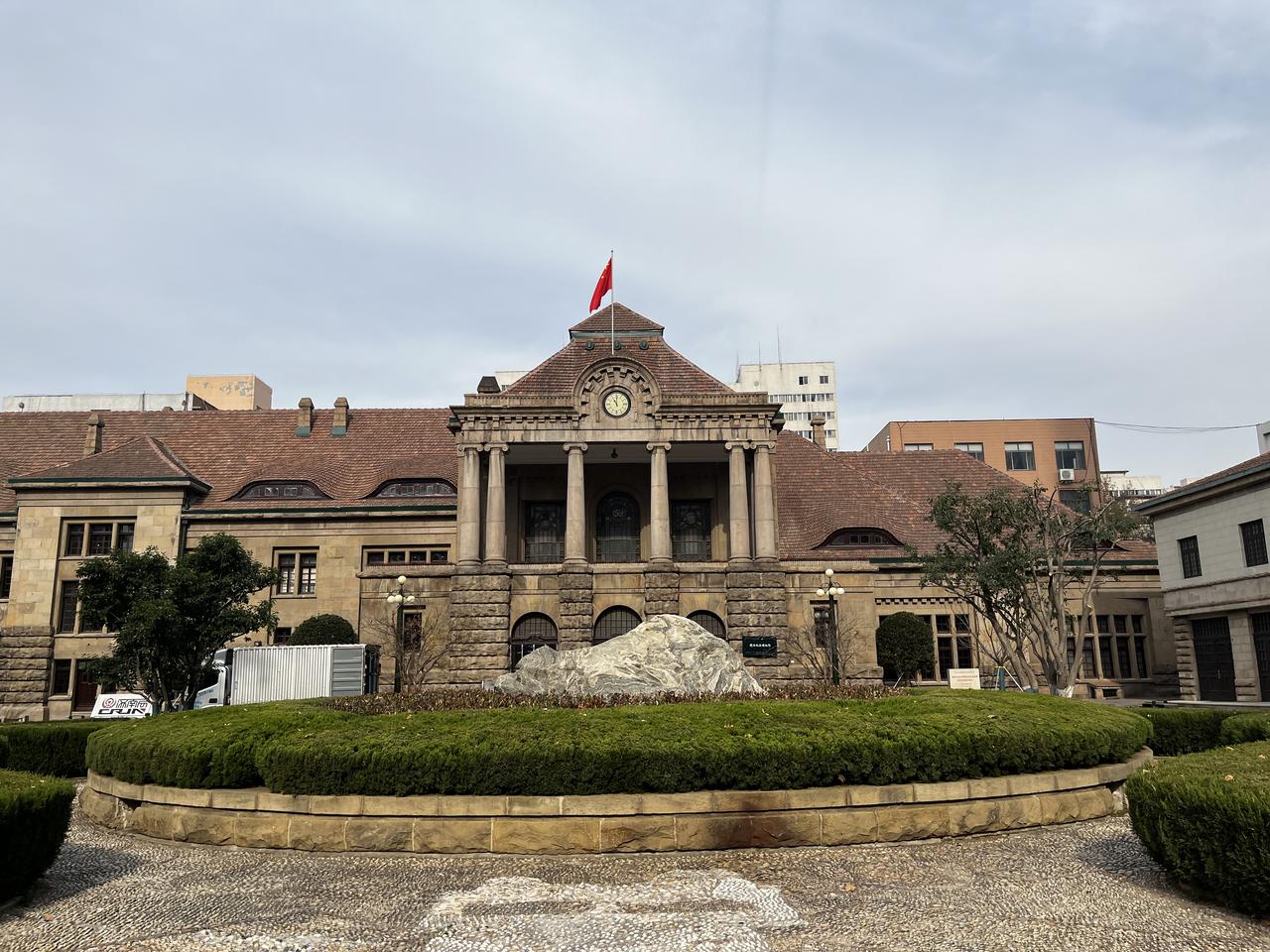 jinanjiaojitielubowuguan