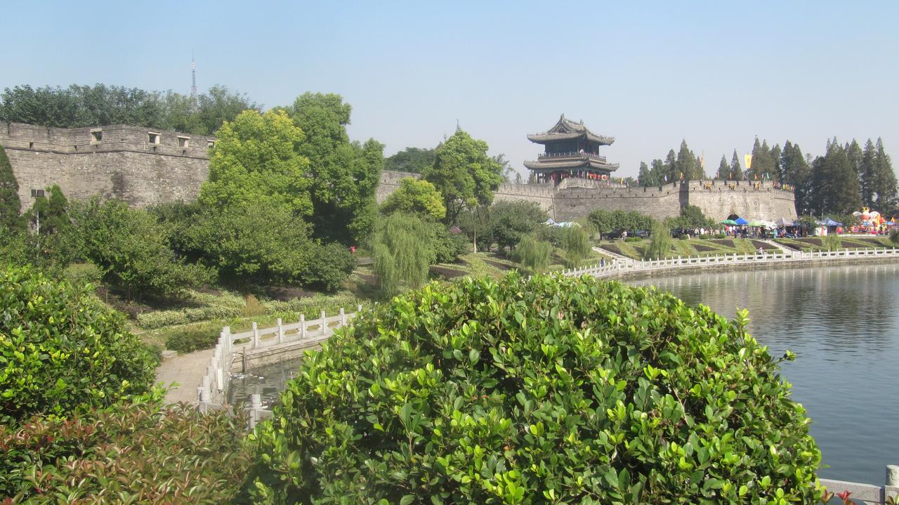 荆州城墙南段，南纪门附近的城墙结构和马面遗址