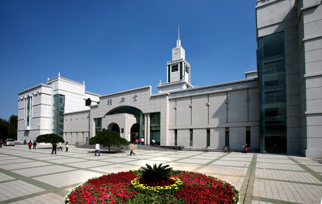 兰州大学盘旋路校区校门