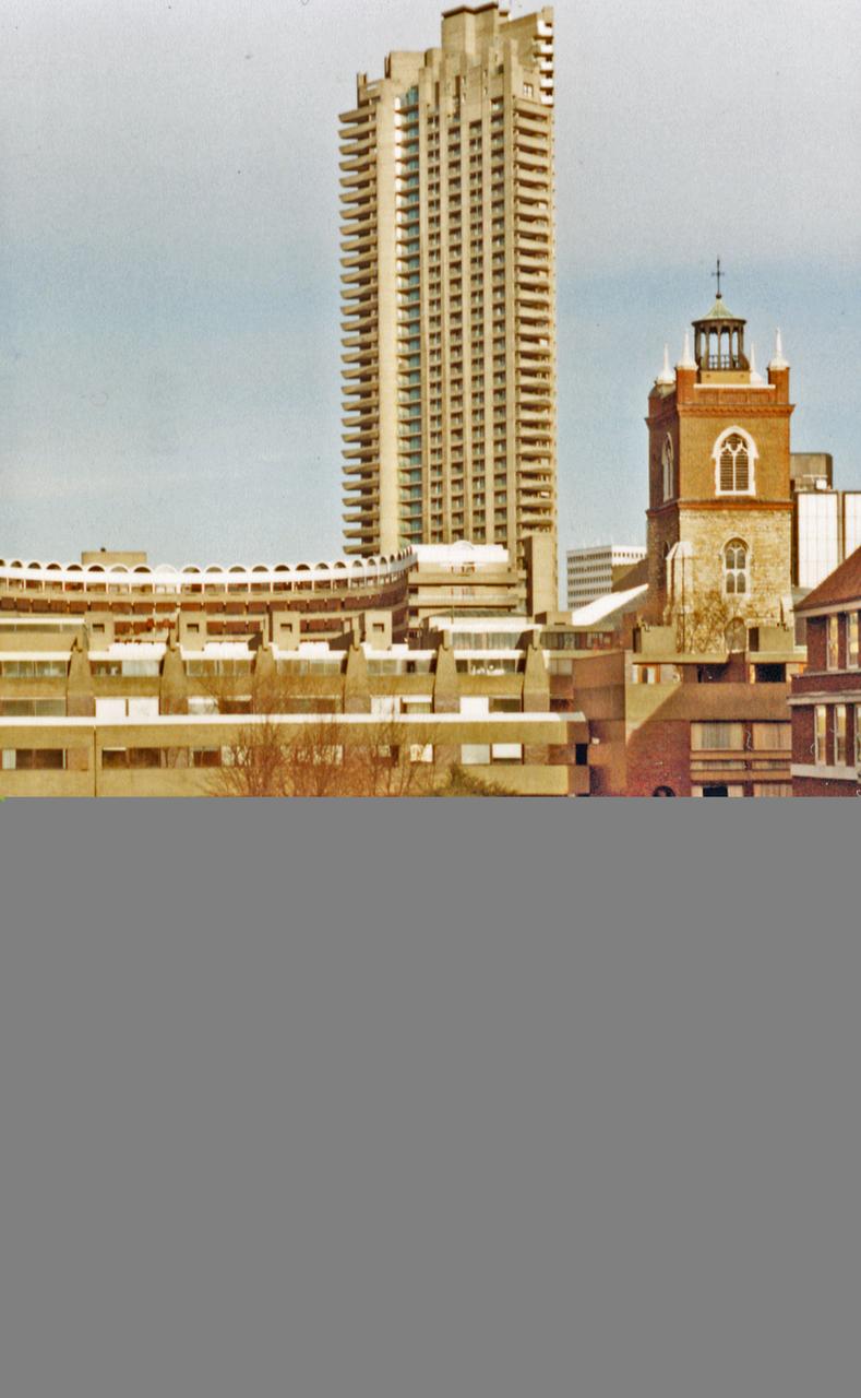 St Giles Cripplegate 与巴比肯塔楼