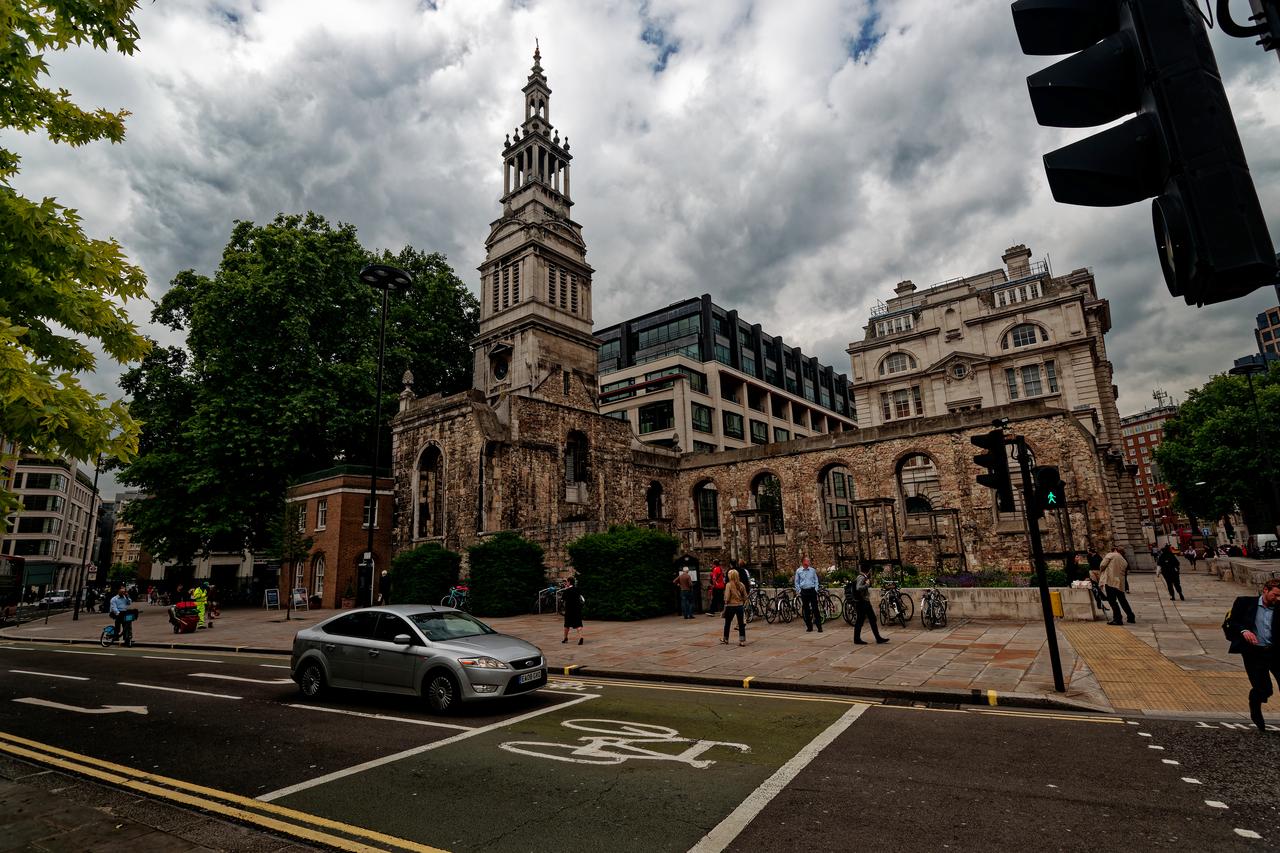 从 Newgate Street 看 Christ Church Greyfriars