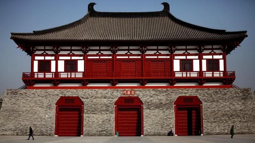 定鼎门遗址博物馆仿唐城门与广场