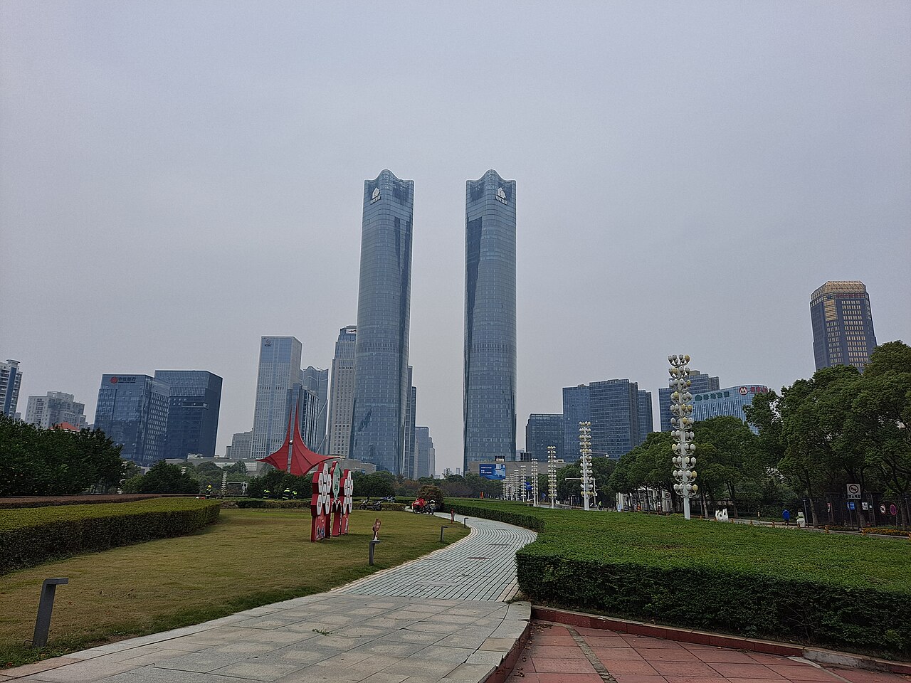 南昌绿地中央广场双子楼远景