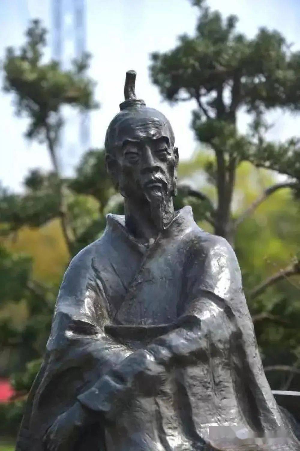 孺子亭公园内的徐孺子青铜坐像