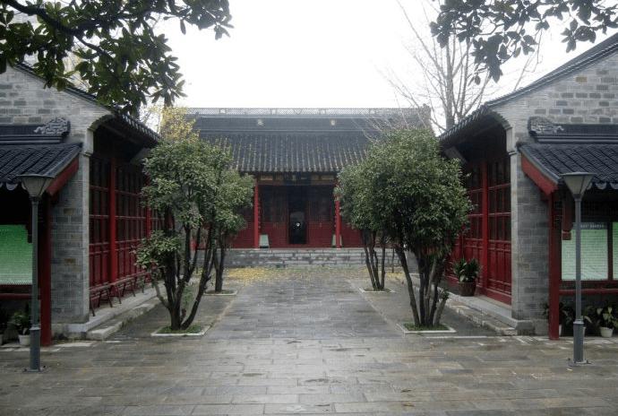 七家湾地区街景，传统回民社区已变为现代城市街区