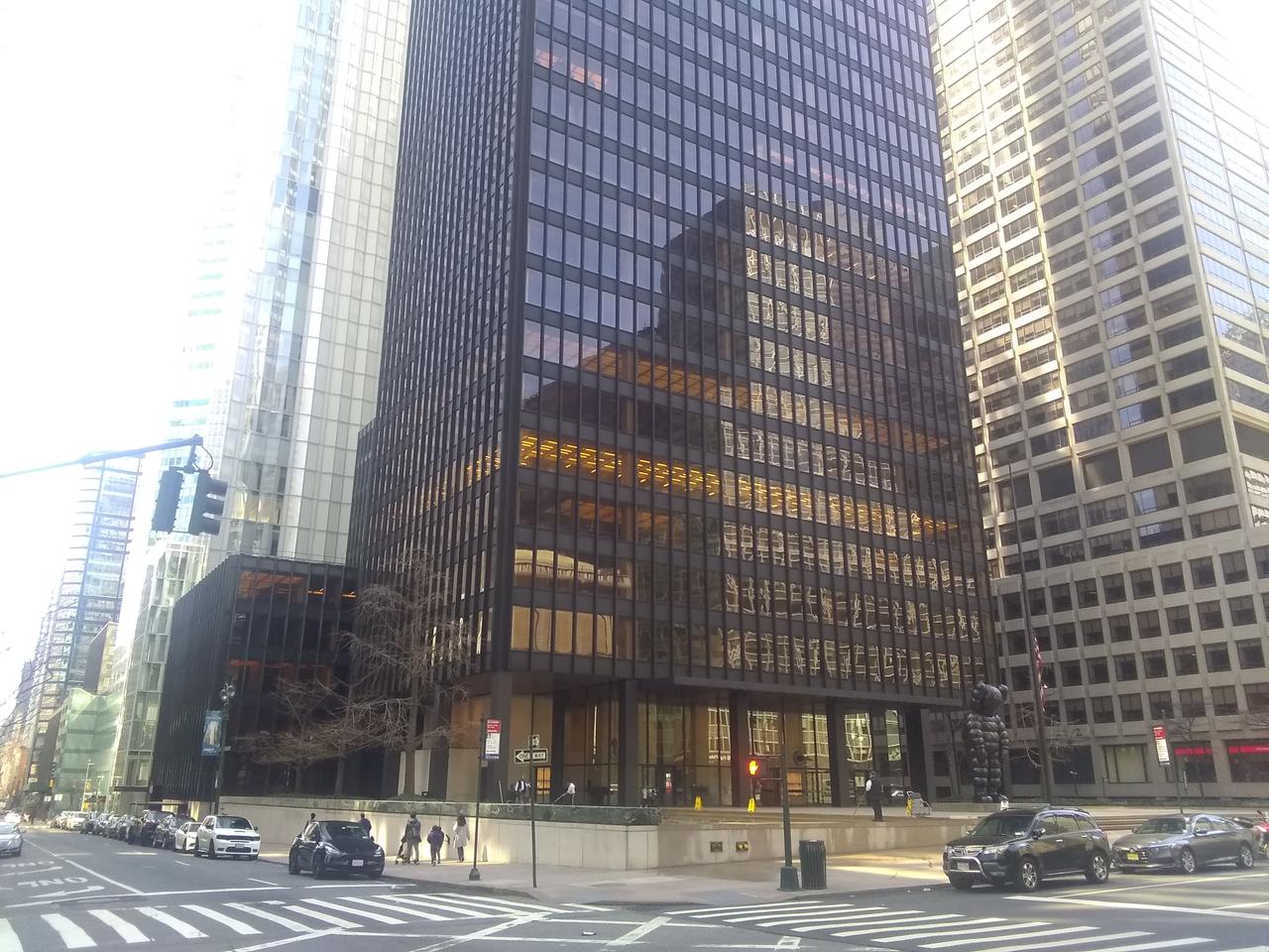 Seagram Building 广场水池和绿化