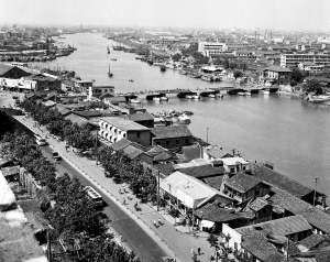 民国时期江厦街历史照片，沿江建筑和码头场景