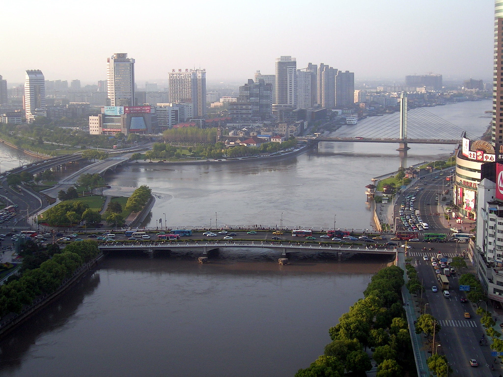 三江口全景：奉化江、姚江汇合为甬江