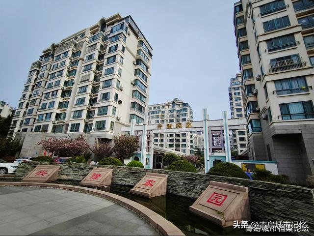 国棉三厂原址上建起的兴隆家园住宅小区，是国棉厂"完全消失"结局的典型代表