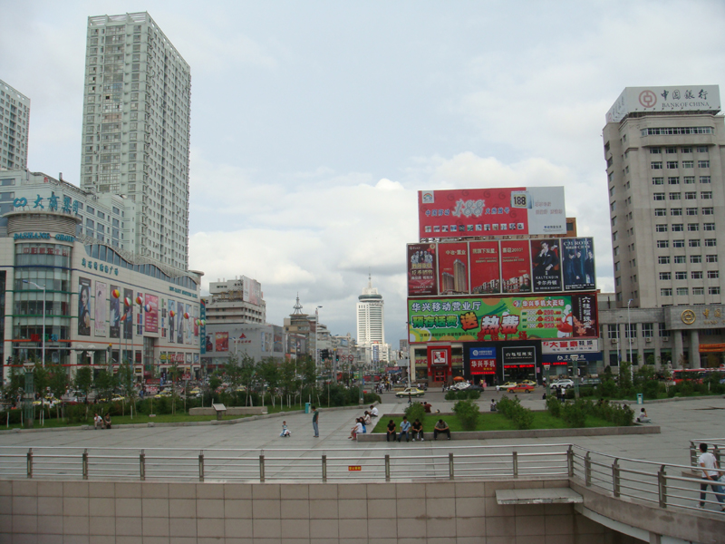 今日永安大街街景，方格路网格局清晰可辨
