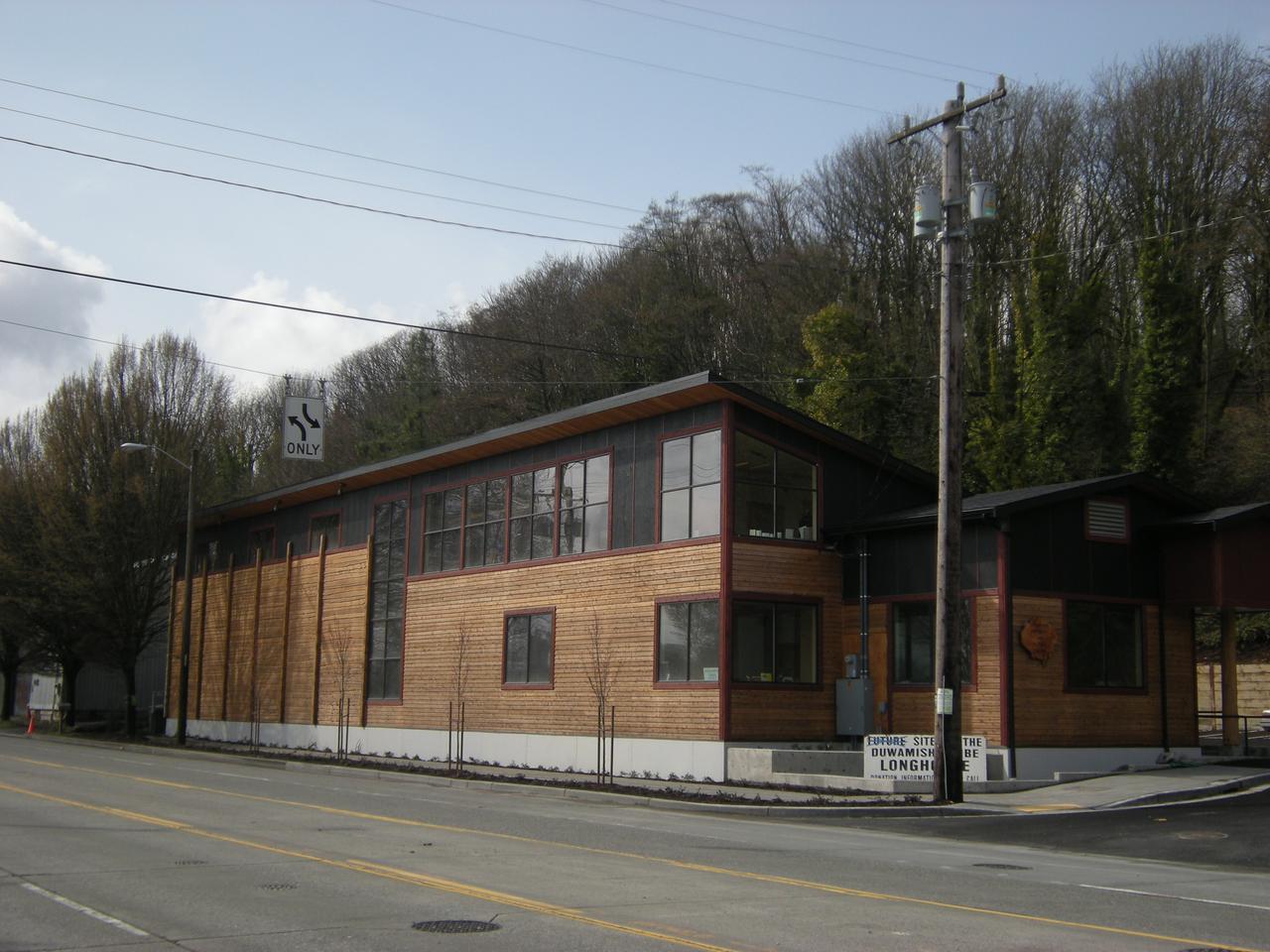 Duwamish Longhouse 长屋外立面