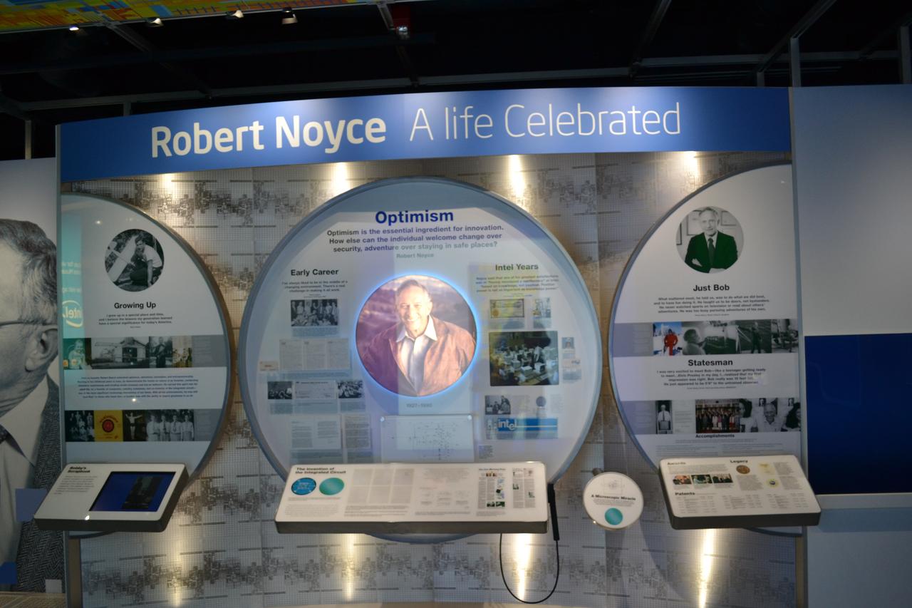 Robert Noyce 传记展区