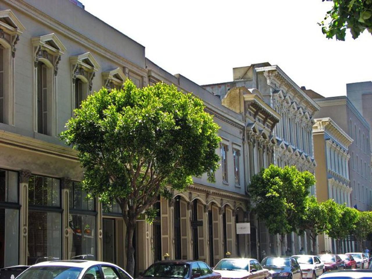 Jackson Square 街区 Sansome Street 两侧砖楼