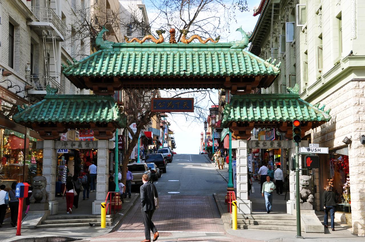 Dragon Gate Grant Avenue 入口