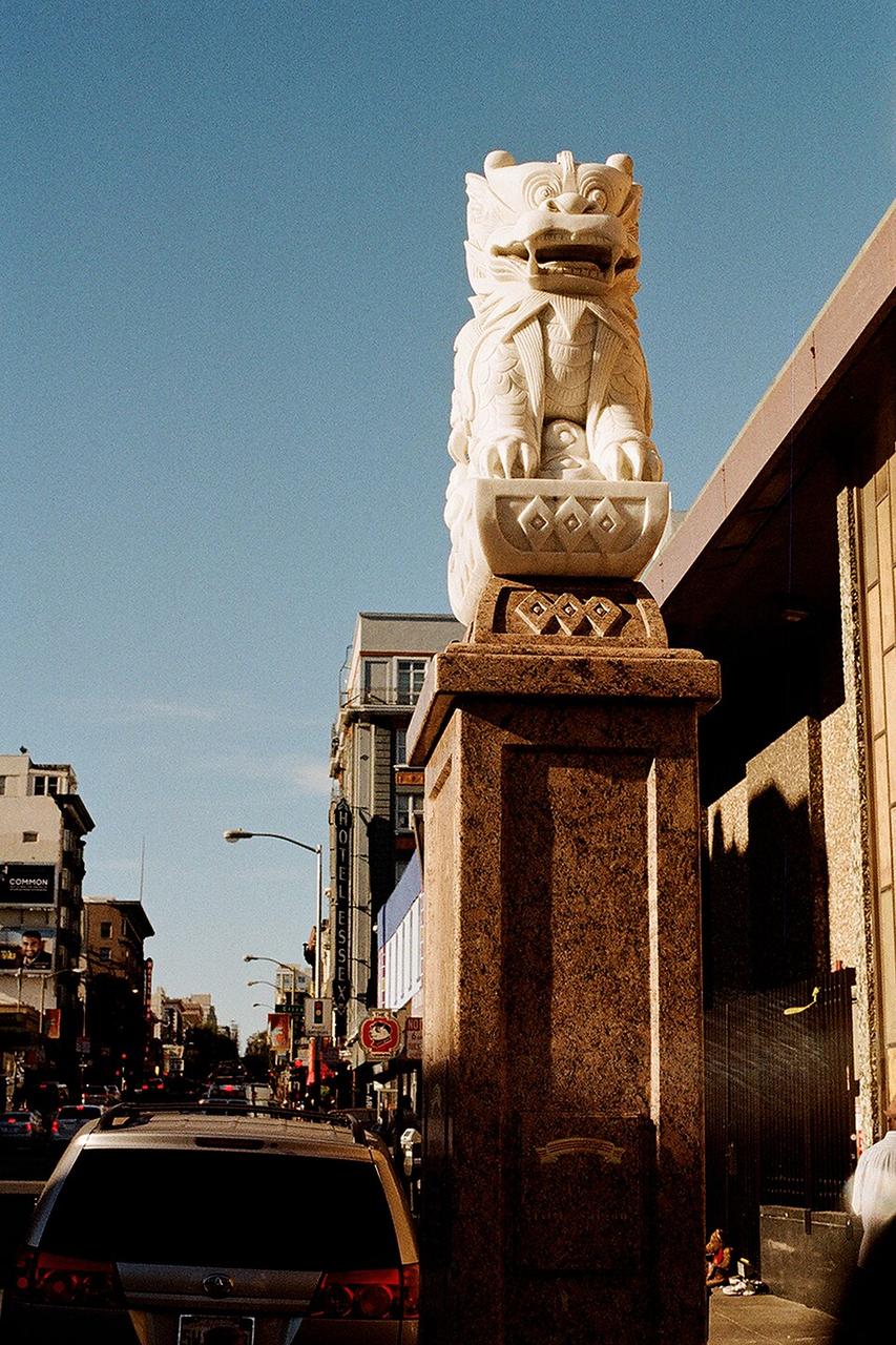 Little Saigon 门楼