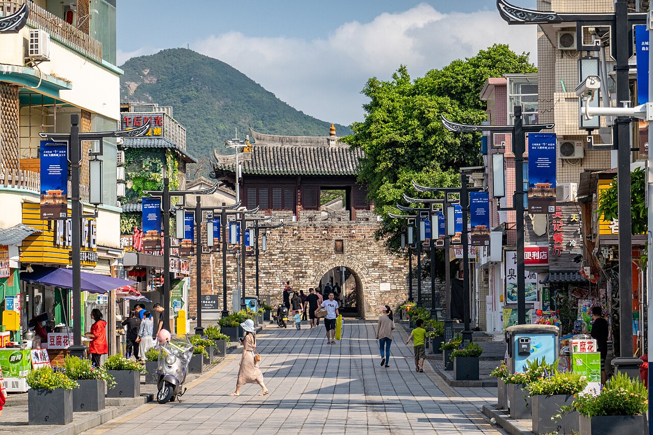 大鹏所城南门东侧城墙外观