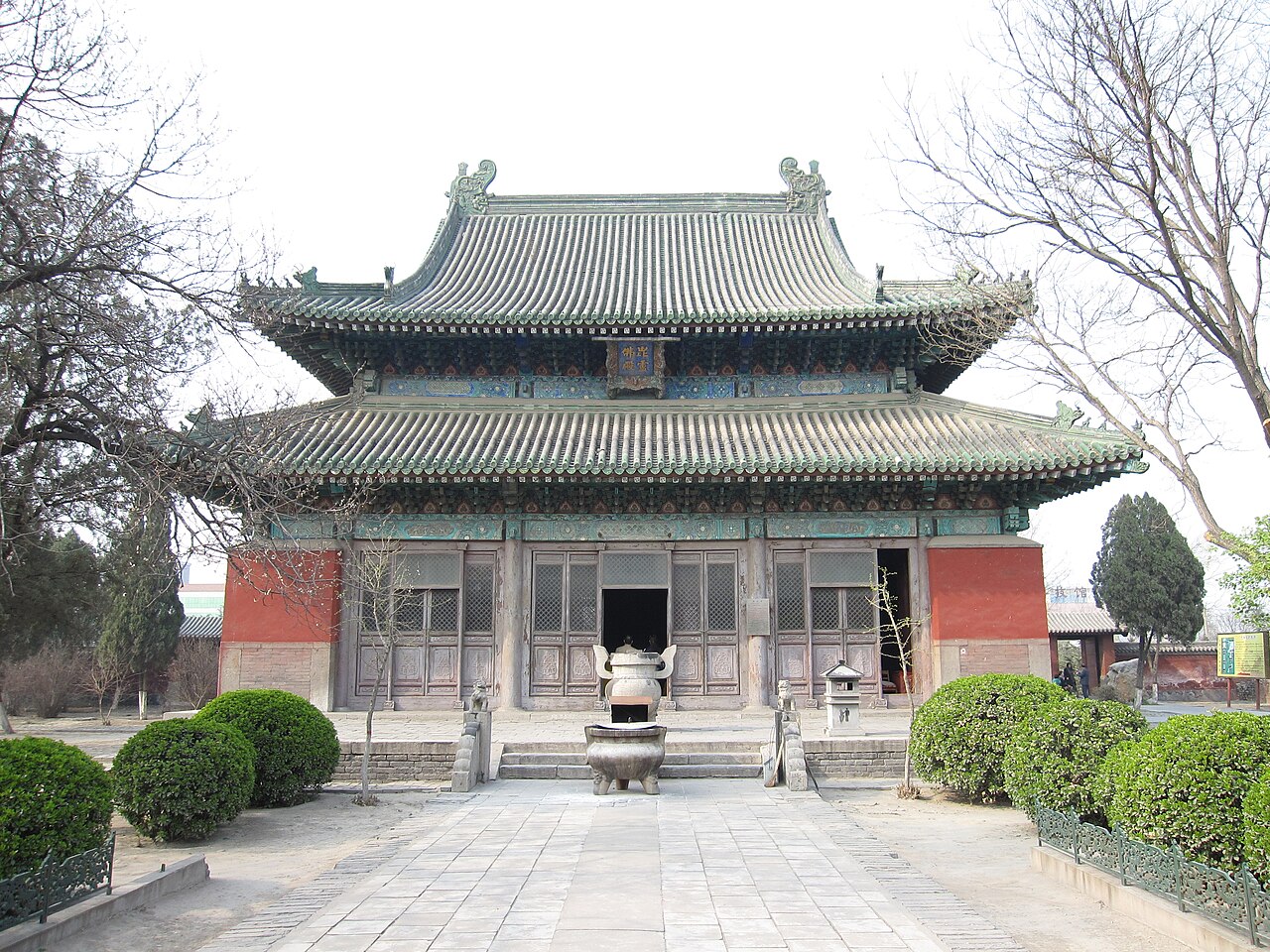 隆兴寺中轴线鸟瞰，可见各殿宇由南向北依次排列