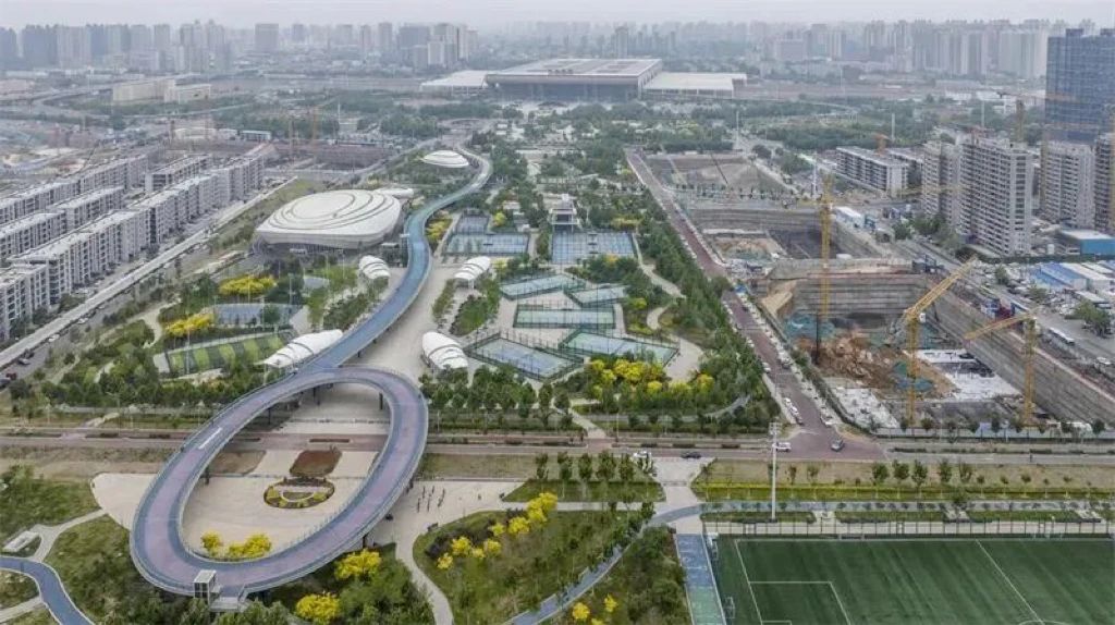 石家庄站站房全景与东广场