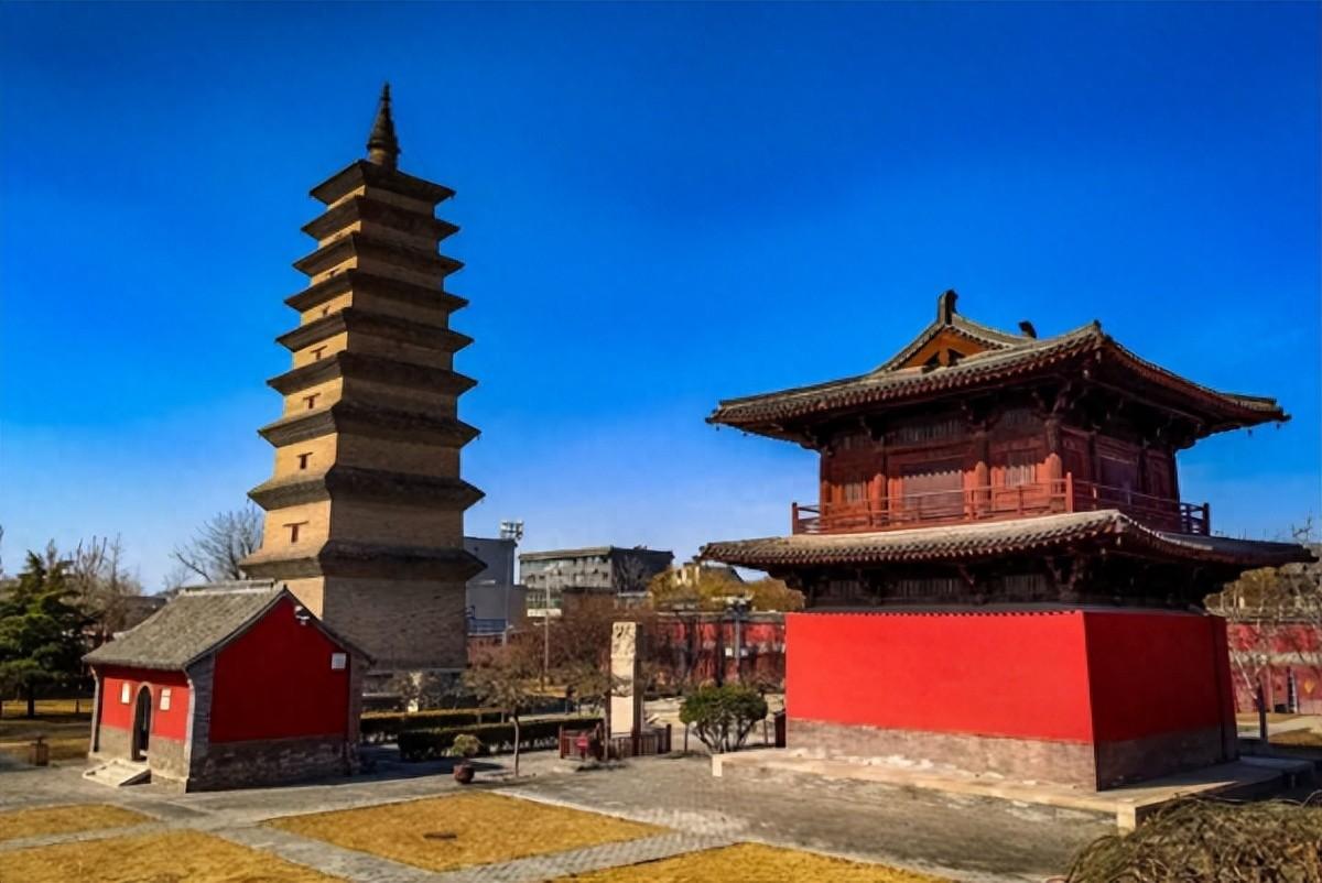 开元寺钟楼与须弥塔东西对峙：唐代寺院的塔楼格局