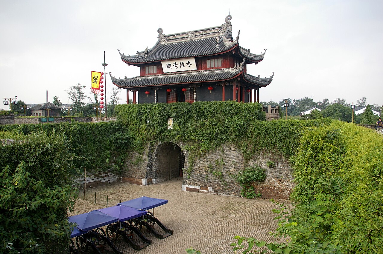 盘门水门，城内河道与城外运河的连接口