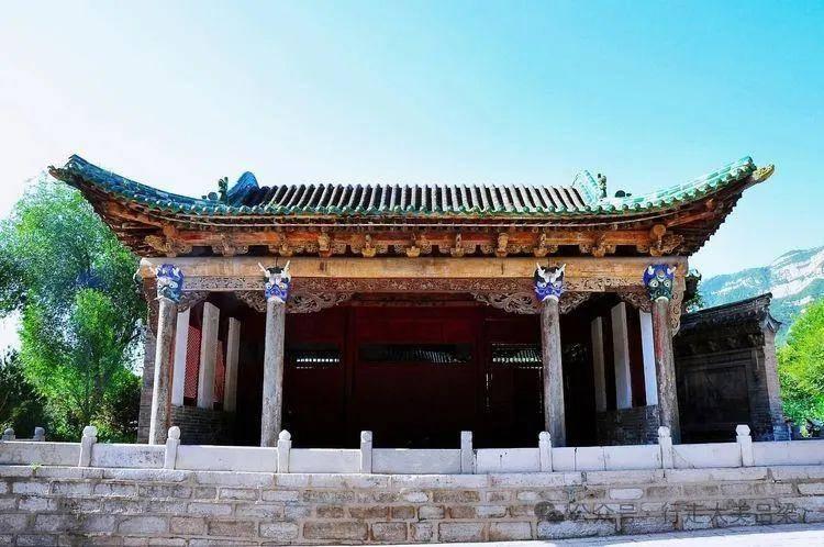 窦大夫祠乐楼（戏台）