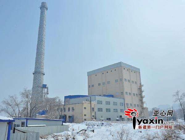 六道湾煤矿历史照片中的大型工业生产设施和烟囱