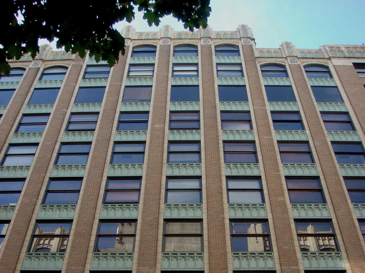 旧 Vancouver Stock Exchange 大楼外立面，475 Howe Street