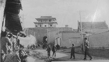 西宁大十字路口俯瞰，明代卫城的十字街骨架