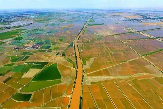 An aerial view of the Ningxia Yellow River irrigation area shows a waterway runn