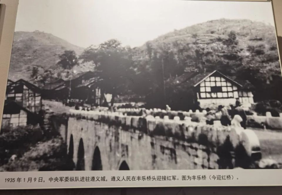 迎红桥现状，万里路南端，桥面已拓宽至近50米