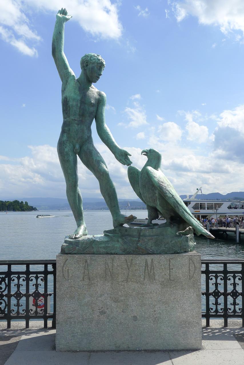 Hermann Hubacher 1952 年的 Ganymed 青铜雕像，位于 Burkilterrasse